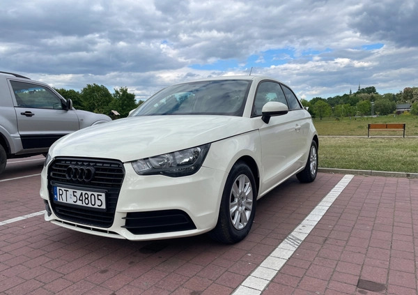 Audi A1 cena 25900 przebieg: 152719, rok produkcji 2011 z Tarnobrzeg małe 301